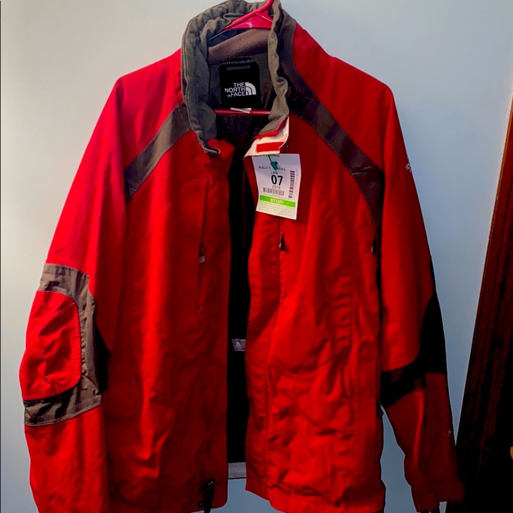 Men’s medium north face hyVent jacket ski/winter